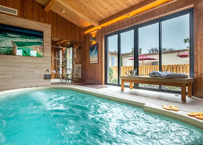 Villa La Baronnie & *